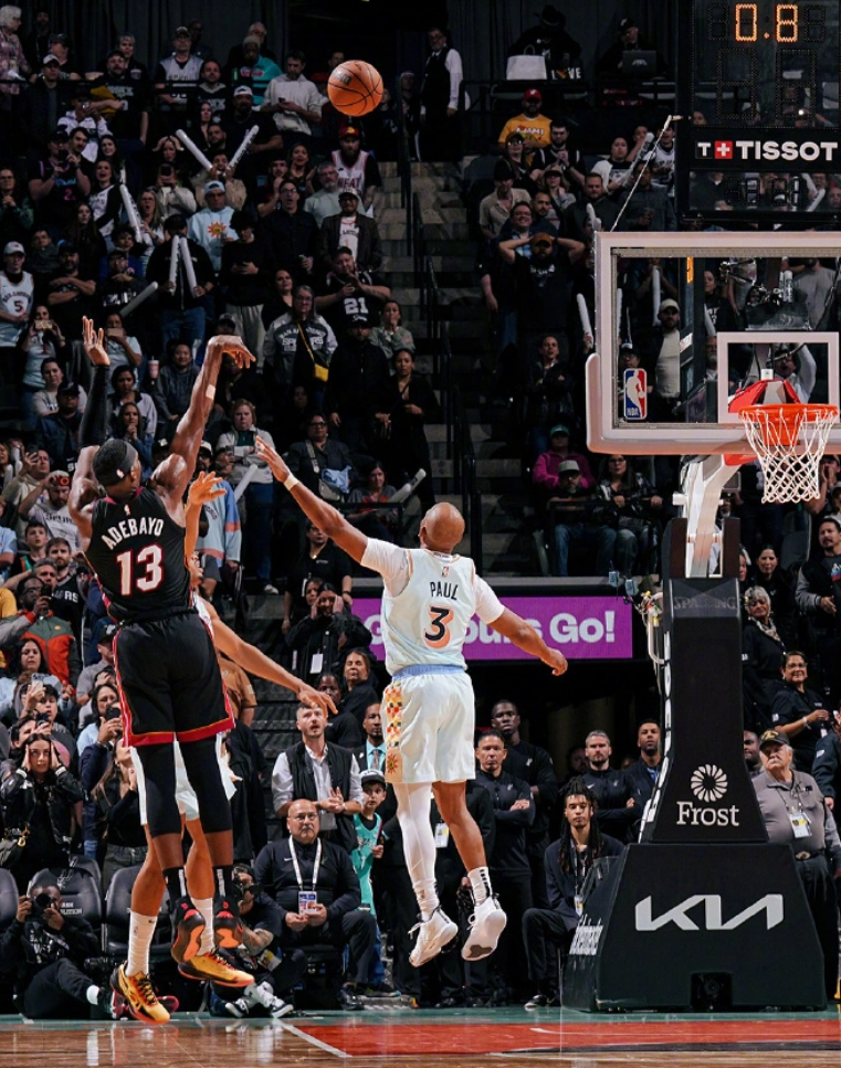 万博体育风云突变多伦多猛龙关键时刻绝杀压哨门兴格拉德巴赫迎NBA常规赛关键赛，这操作让人直呼：阿贾克斯围绕NBA常规赛外线爆发的简单介绍