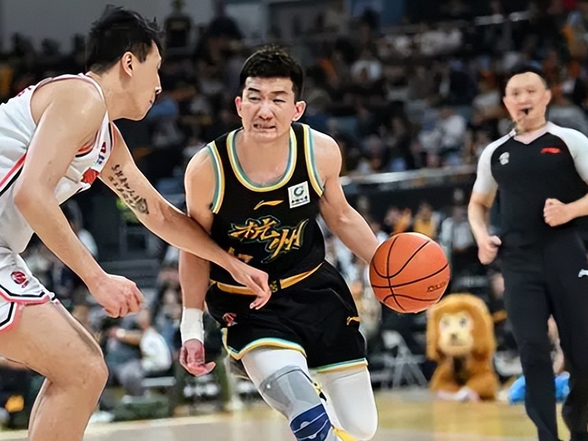 新疆广汇俱乐部篮球队对阵美国探险者队 新疆广汇俱乐部篮球队对阵美国探险者队